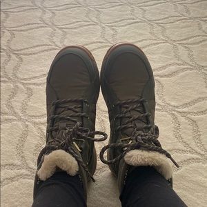 Columbia army green winter boots!